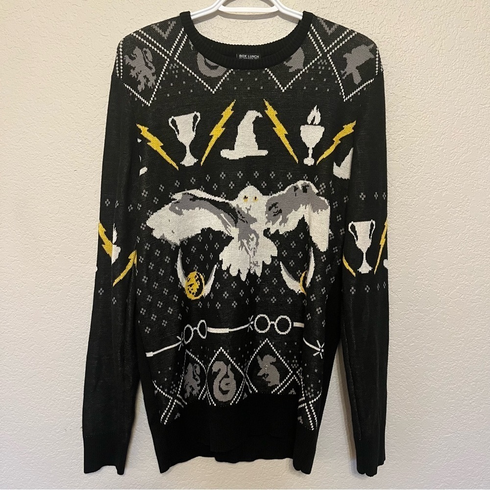 Box Lunch Harry Potter Wizarding World Quidditch Hedwig Golden Snitch Sweater